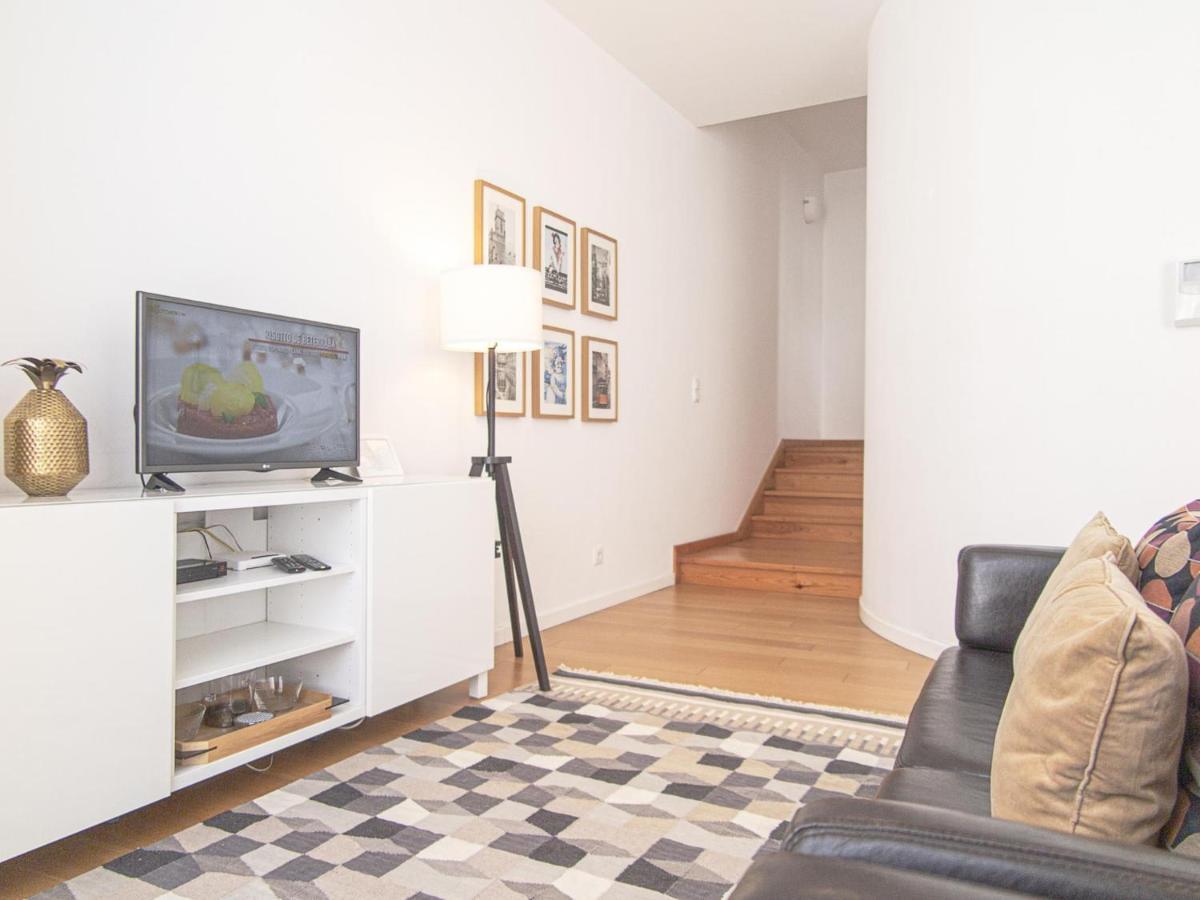 Baixa Chiado 2 Bedroom Duplex Apt With Ac Elevator リスボン エクステリア 写真