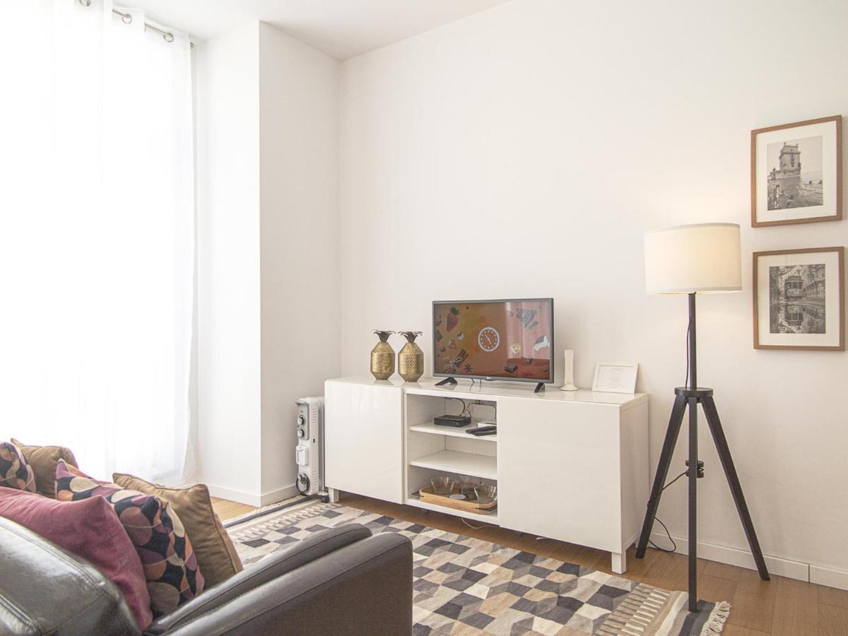 Baixa Chiado 2 Bedroom Duplex Apt With Ac Elevator リスボン エクステリア 写真